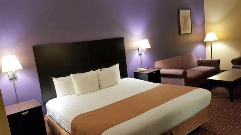 Hotel Surestay Plus By Best Western Afb 3*